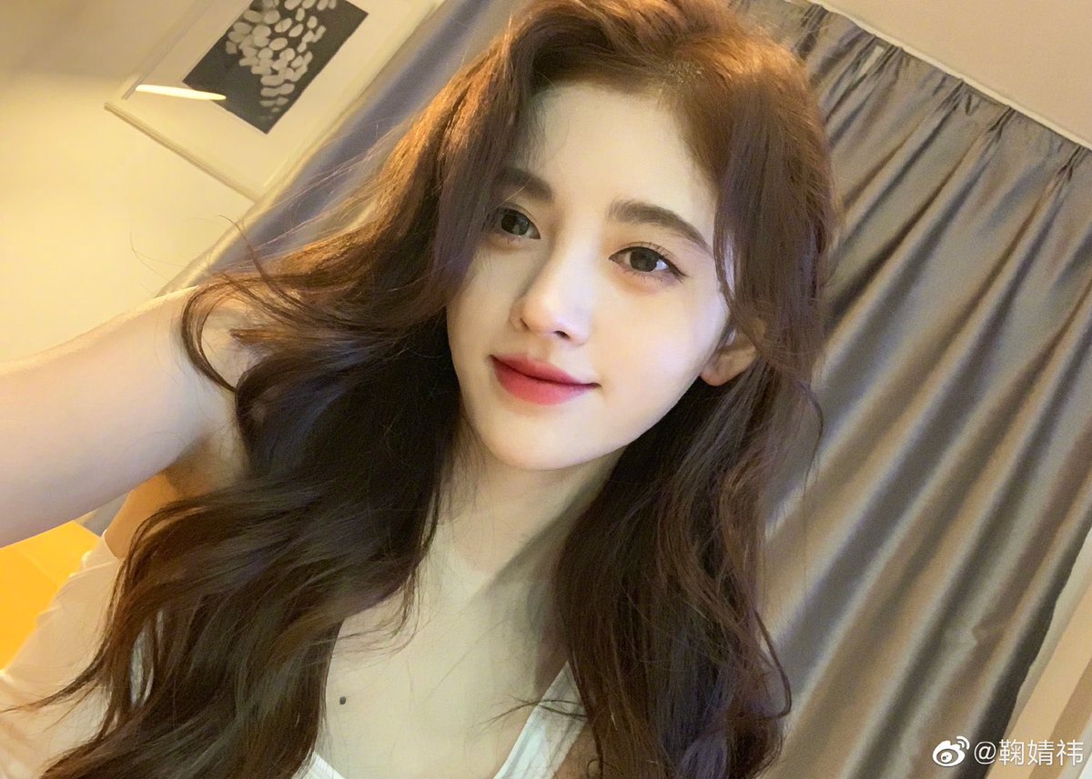 dramapotatoe's tweet photo. #JuJingyi is pretty in new snaps  

More - https://t.co/5Wfzsf05vv https://t.co/H0pPv3DwiB