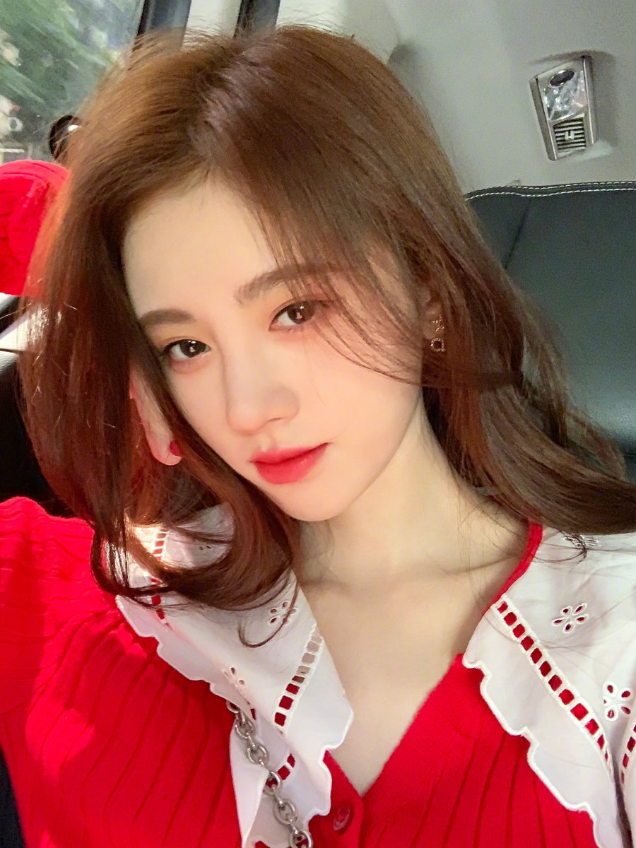 dramapotatoe's tweet photo. #JuJingyi is pretty in new snaps  

More - https://t.co/5Wfzsf05vv https://t.co/H0pPv3DwiB