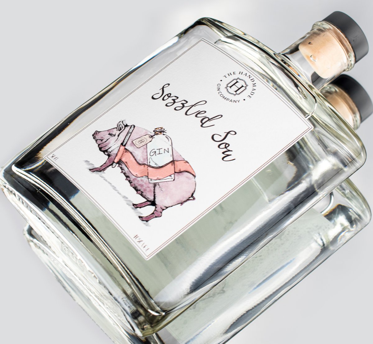 handmadegin's tweet photo. Sozzled Sow, a classic London Dry Gin with a distinctive hint of pear. Best served with a premium tonic water and a slice of pear 🍐
.
https://t.co/kTLjLQi68N
.
#gin #sozzled #sow #thursday #thursdaythought #handmadegin #mygin #amazon #pear #orange https://t.co/3xkrGMzL2B