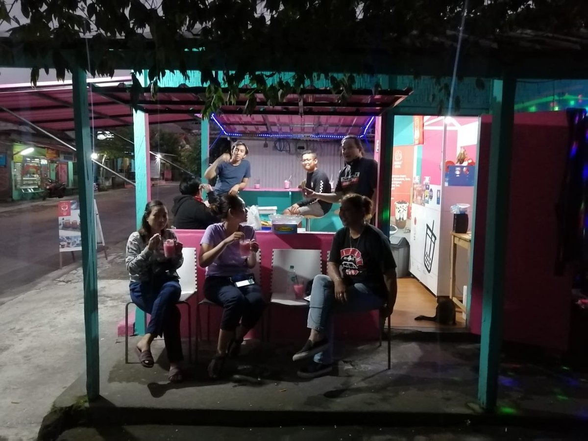 menikmati buka bersama di minggu terakhir ramadhan 2020.