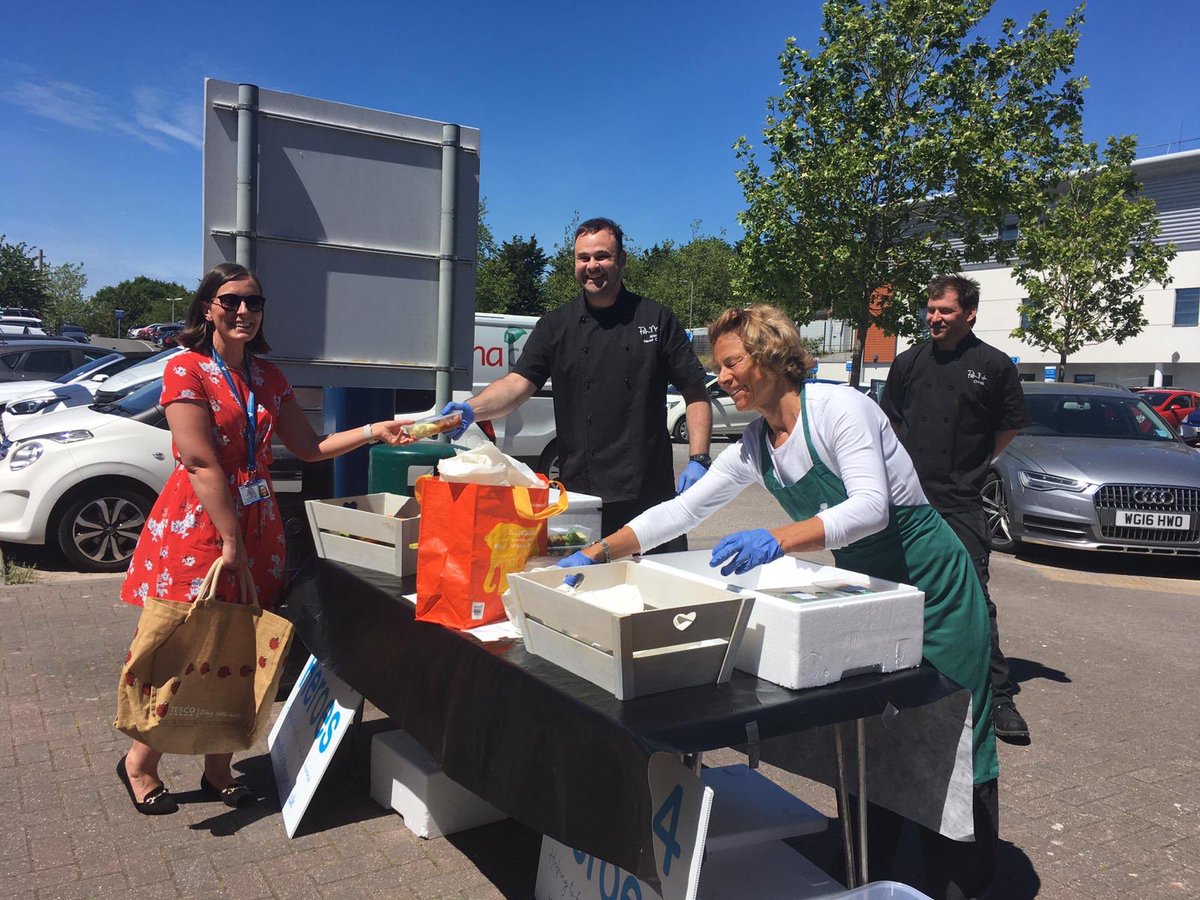 StephanieEstcou's tweet photo. Thanks for our lovely bangers &amp; mash Food 4 Heroes ⁦@RDEhospitals⁩ from a very grateful research team 😋😊 https://t.co/Nwl7sXX4QA
