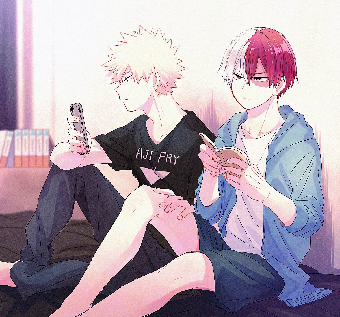 ハーフパンツはいた の白い太ももを無意識に触る と くすぐったいからやめろと言え るもすの漫画
