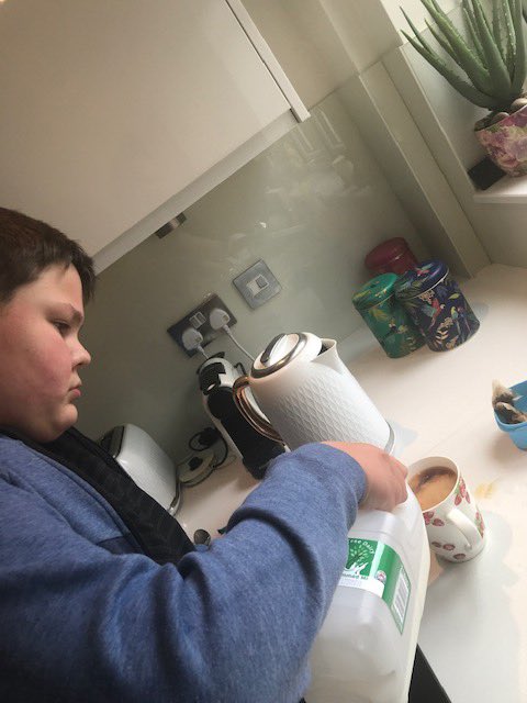 ClareMountSSC's tweet photo. #LiveWellWeek #ActofKindness Year 7s keeping their families hydrated with new life skills #KeepingSafe https://t.co/mAY3cULy0A