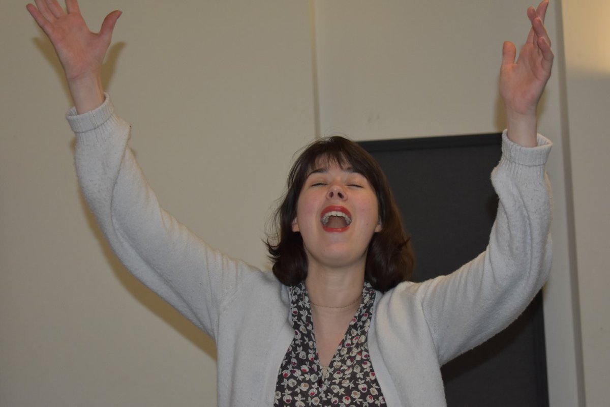 The Singing Doctor: From RWCMD's Miss Havisham to A&amp;E.  
With concerts &amp; rehearsals canceled, #RWCMDOpera singer &amp; trained doctor @Louise_Geller's had more free time to spend back on the frontline: still singing where she can!  
#RWCMDCreative #NHSheroes 
blog.rwcmd.ac.uk/2020/03/26/mis…