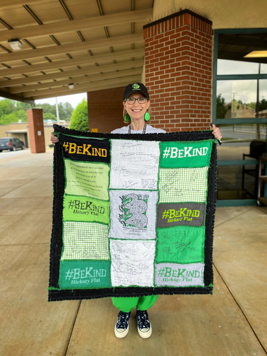 HFThunderbirds's tweet photo. 6 years of #BeKind from #Finally5th So many wonderful precious memories wrapped up in this quilt! #unitedwesoar #tbirdfam https://t.co/6PXnztTRvi