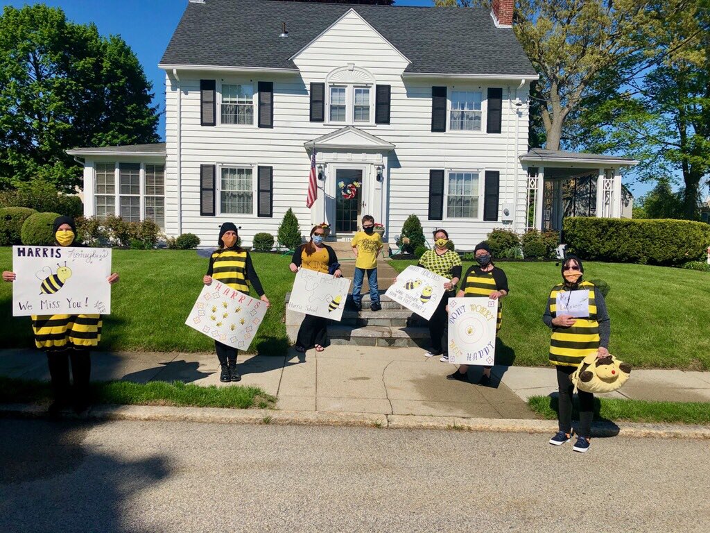 HarrisSchool039's tweet photo. Harris Honey Bees maintaining social distancing and spreading some fun.  “Float like a butterfly........think like a bee” https://t.co/0AW4TQjkyU