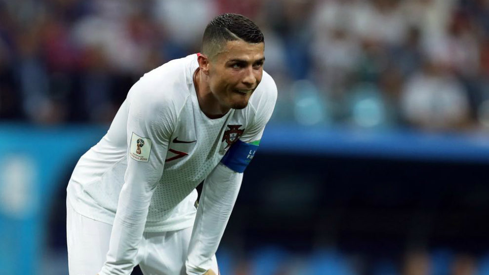 2018 World CUP: Portugal is second in the group stage, Cr7 misses the crucial penalty vs Iran for first place. So at the round of 16 is Portugal vs Uruguay: Portugal lost 2-1 and B. Silva try to lead the team, because Cr7 is totally absent.