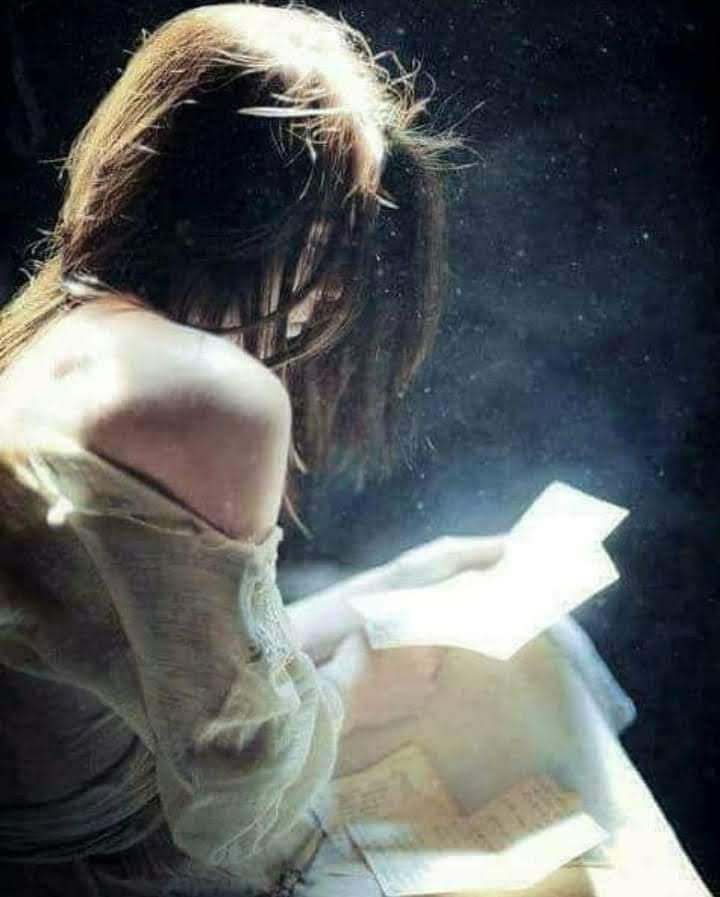 NazoDundar's tweet photo. ~Mısralarına
Vuslat Dizelenen
Bir Şiir Bırakıyorum Gönlüne;
Son Kalemimi de
Kırdım Uğrunda,
" SEN " le Başlayan 
Cümleleri Yok Artık...
BEN Yazdığım Kadar✒
SEN Çizdiğin Kadar
Özgürsün
BİZ Olamadıktan Sonra!!.~
ИΛZ/O!!.✒ https://t.co/Gc48pq1O5f