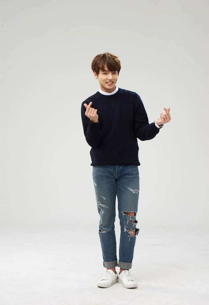 Chuu95618862's tweet photo. Jungkook best boy
Jungkook cute 
Jungkook handsome
Jungkook amazing
so,don't worry jk
ARMY always near you
No matter what's happening we love you
Jungkook....please don't cry 
ARMY always encourages
so,everyday everytime your smile please#BTSLoveMyself https://t.co/UHFzQdyaVh
