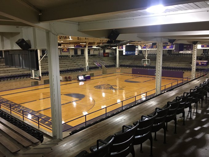 hslogoscom's tweet image. #IllinoisGymShowdown 
Round 5- Bracket Semifinals
Bracket A

64. Taylorville Tornadoes @tville_sports 
🆚
160. Victor J. Andrew Thunderbolts @vjabolts 

VOTE BELOW