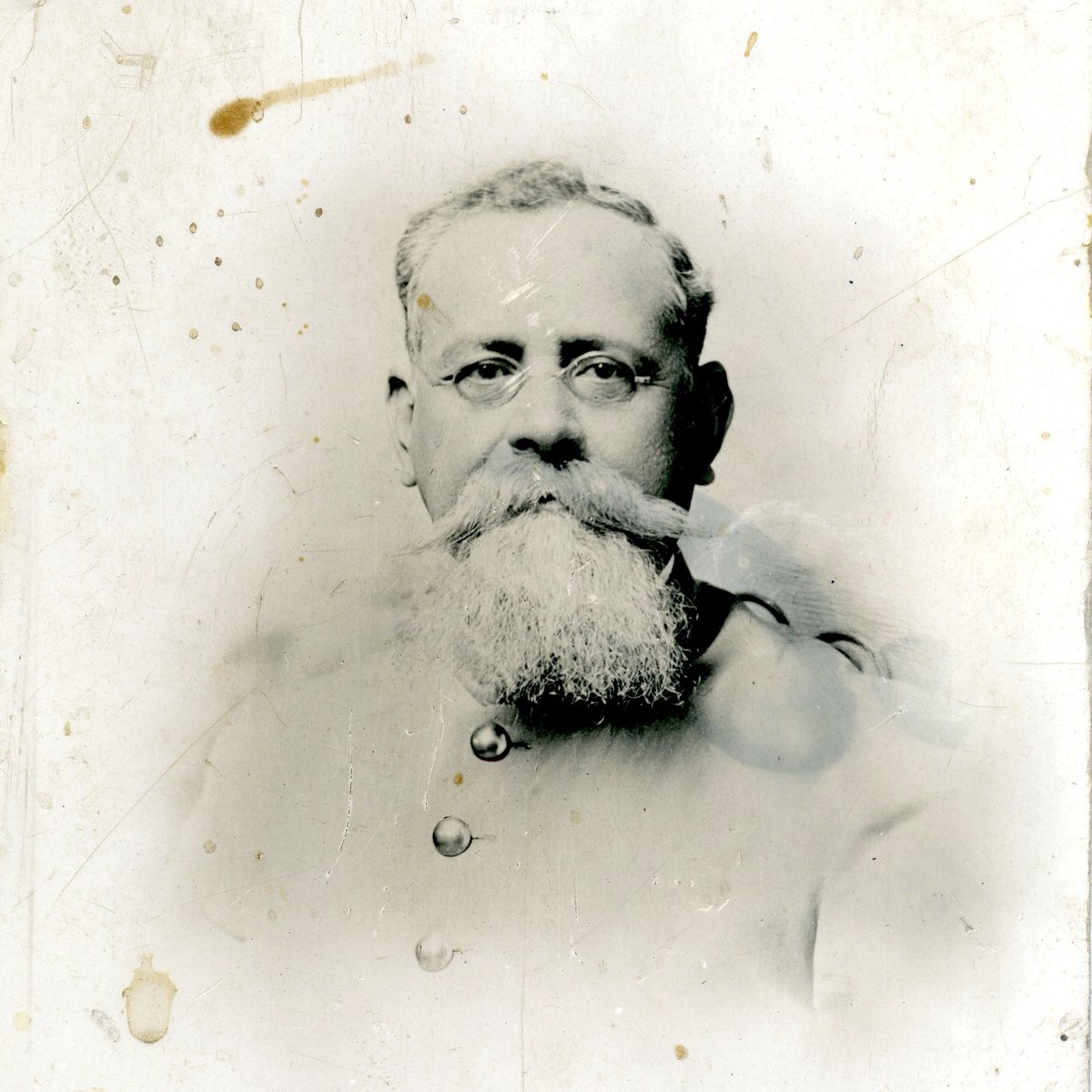 #Carranza100Años

Venustiano Carranza fue uno de los actores más destacados de la Revolución Mexicana gracias a sus firmes convicciones políticas y al legado que nos heredó. A cien años de su muerte, recordaremos algunos aspectos importantes de su vida y obra.