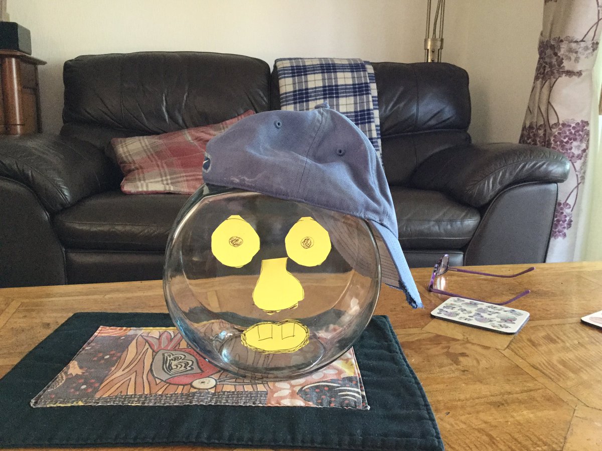 CTretiredagain's tweet photo. To @JusticeMuseum #createtoconnect @64MArtists . My mind has been as blank as depicted in this creation, but I was inspired. No goldfish were harmed during this world class effort π© https://t.co/lpuzOPCYOV