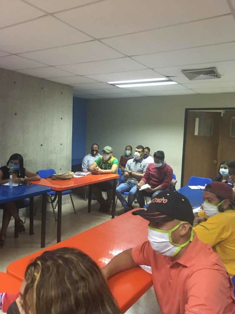 Presentes en la reunión de la Mesa del vivir bien de Lara 
#SomosFveu #SomosJpsuv
<a href="/fveuoficial1/">FVEU</a> <a href="/Jpsuv_Lara/">Juventud PSUV LARA</a> <a href="/UnesrFcu/">Fcu Unesr</a> <a href="/MruUnesr/">Mru Unesr</a> <a href="/unesroficial/">Universidad Nacional Experimental Simón Rodríguez</a> <a href="/kennedymorales9/">🤨📸</a> <a href="/CesarTrompizVEN/">Cesar Trompiz</a> <a href="/gestionperfecta/">Carmen Meléndez</a> <a href="/LuisJonasReyes/">Luis Jonás Reyes</a>