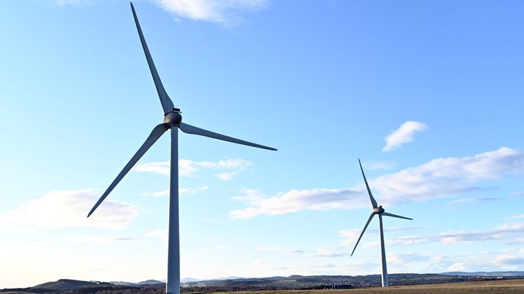 GeographyGems's tweet photo. Coronavirus: Renewable energy overtakes fossil fuels in powering Britain
https://t.co/ZDpoxyuk2E #WJEC #Unit4 #Energy https://t.co/UbVuPKxvkB
