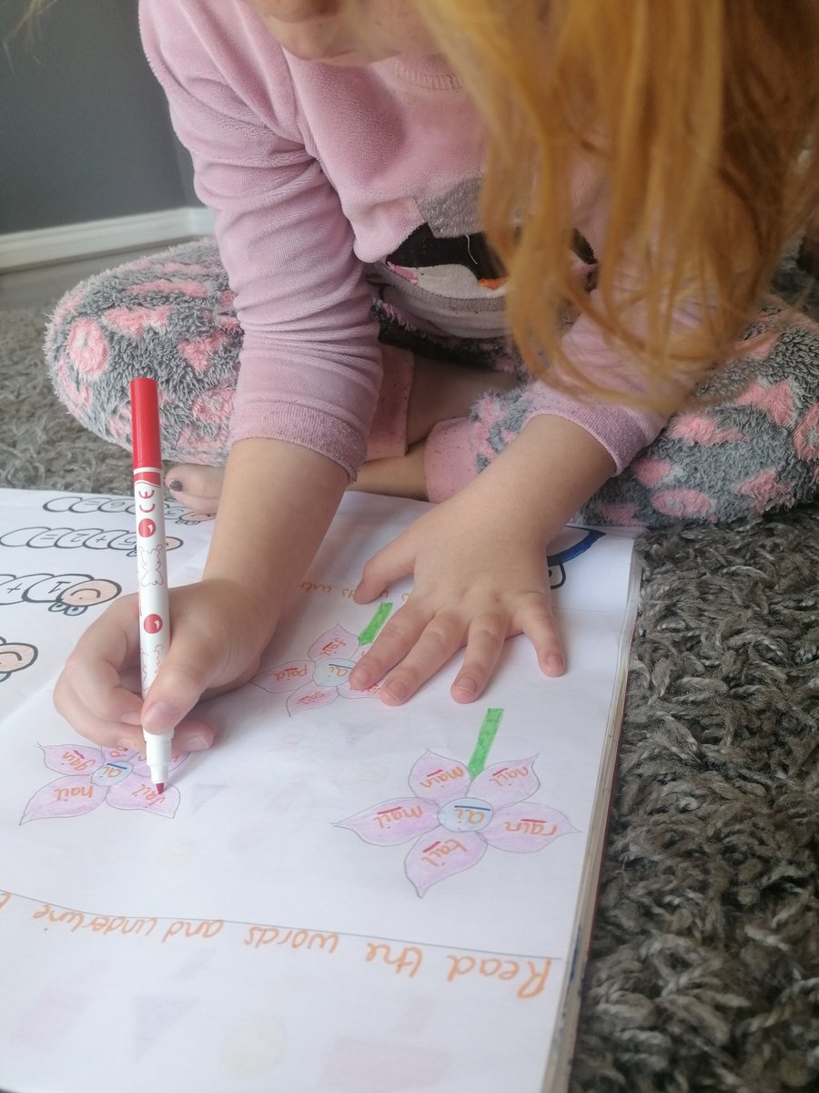MccarronColleen's tweet photo. This mornings lesson consisted of learning more phonics finding and underlining the sound ai and drawing lines to the words which had the sound ai in..... Then we learnt some simple adding skills which she really enjoyed 🥰 #phonicsfun #maths @SoulsSchool  @Miss__Teaa https://t.co/vUb8qTfHpV