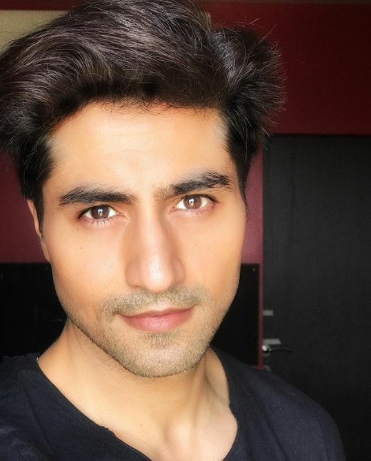AzariyahSiti's tweet photo. @tccandler I nominate @ChopdaHarshad From india for #100MostHansomeface2020 @tccandler https://t.co/cWL2iGIyl4