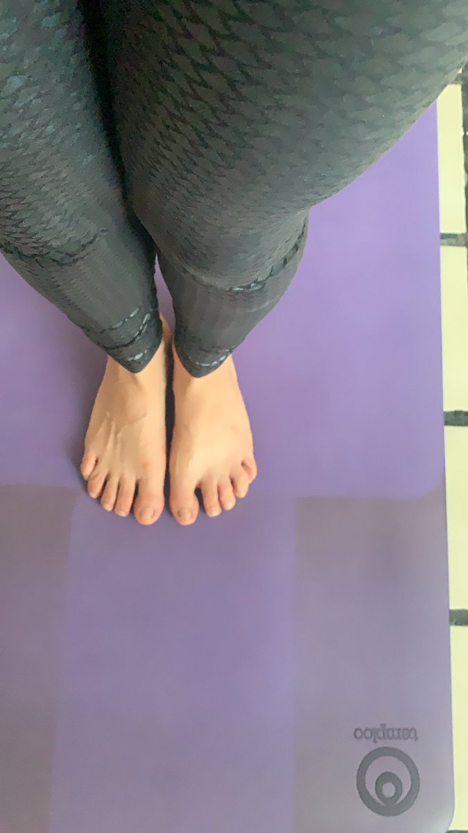 EriZanabria's tweet photo. Yoga at Home #StayHome #yogagirl #intermediateseries #blessed #GoodVibesOnly https://t.co/zYVrFKezq6
