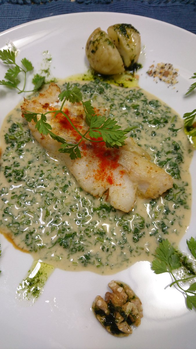 zpa28ma55ma1's tweet photo. 🌃🍴Today,s homemade dinner【Pacific cod meuniere with Original cream sauce】🇫🇷🌿🐟🥔🌿今日の手作り晩御飯【フレンチ : 真鱈のムニエル 】#homemadedinner #dinner #おうちごはん #手作り晩御飯 #Pacificcod #meuniere #真鱈のムニエル #creamsauce #クリームソース #cerfeuil #セルフィーユ https://t.co/39GtEb8JnF