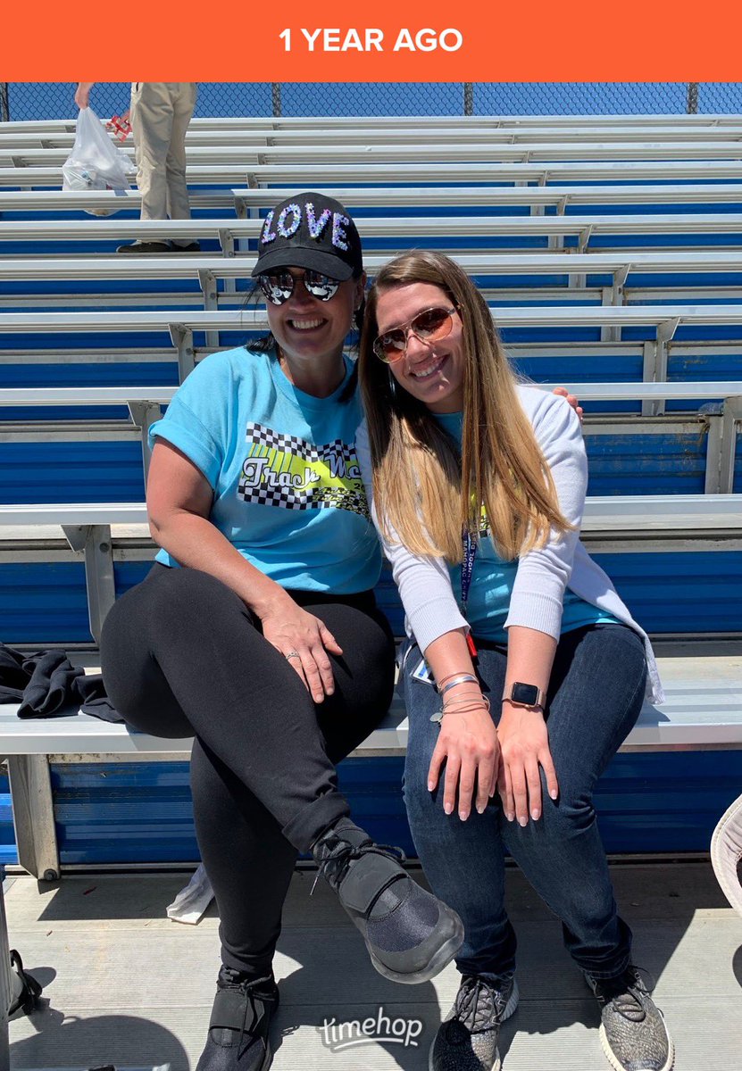 VanessaStaviski's tweet photo. 2019 Track Meet 💙💛 First for @4thwithMsMartin and sixteen for me. #TBT #5SM https://t.co/DIYNDxGYW5