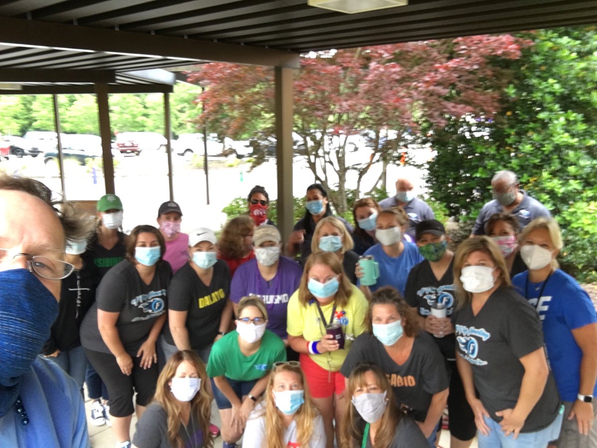 WilliamHDryden's tweet photo. Frey family!!! Nothing is possible without an amazing staff!! Operation Grab n Go #jobdoneright! ⁦@FreyFlames⁩ ⁦@fakfamily⁩  ⁦@Bonnie_B_Cole⁩ ⁦@FreyFoundation⁩ #cobbrocks https://t.co/IGhO2G1tSy