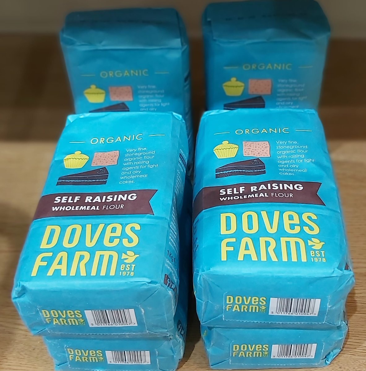 🎉Back in Stock -
Doves Farm Self Raising Wholemeal Flour 1KG £1.49 

Very fine, stoneground organic flour with raising agents for light and airy wholemeal cakes.
@Dovesfarm

#dovesfarm #flour #wholemealflour #baking #cakes 
#cakemaking #vegan  #organicflour #organic #healthzone