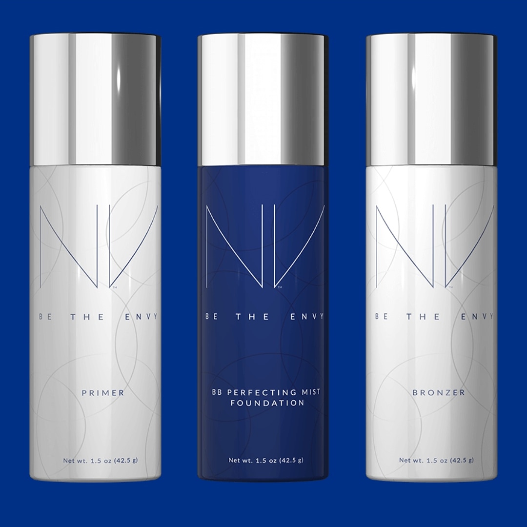 amorfi3's tweet photo. #BeautyWithBenefits 
Achieve that professional airbrush look, without the airbrush. The skin-reviving collection is formulated with APT-200™ that blurs imperfections and gives you a camera ready finished look. Your makeup will not only feel good, but will help nourish your skin! https://t.co/XdthbkL52X