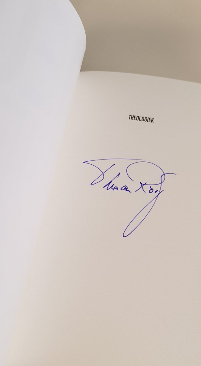 Wielerboek's tweet photo. Theologiek, Het laatste boek van @TheodeRooij nu in de veiling. Uiteraard gesigneerd en met 130km in de benen persoonlijk opgehaald door de veilingmeester 😉 Wil jij een mooi exemplaar hebben. Bied dan mee vanaf €20,- Opbrengst 100% naar @Ventoux3_nl @hersentumorfnds #Bezield https://t.co/jbLdAVExuA