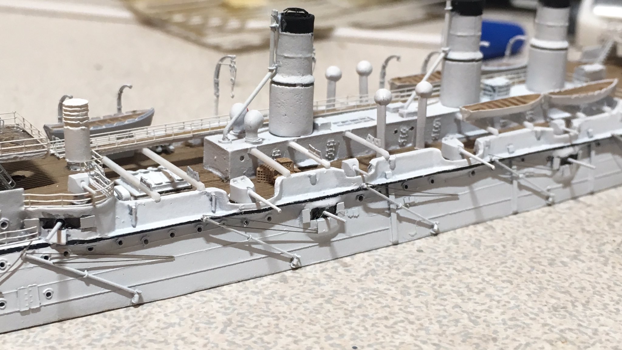 K-5 в X: „巡洋艦吾妻 製作【防雷網展開支柱 索具】 実際の写真 K-5 в X: „巡洋艦吾妻 製作【防雷網展開支柱 索具】 実際の写真