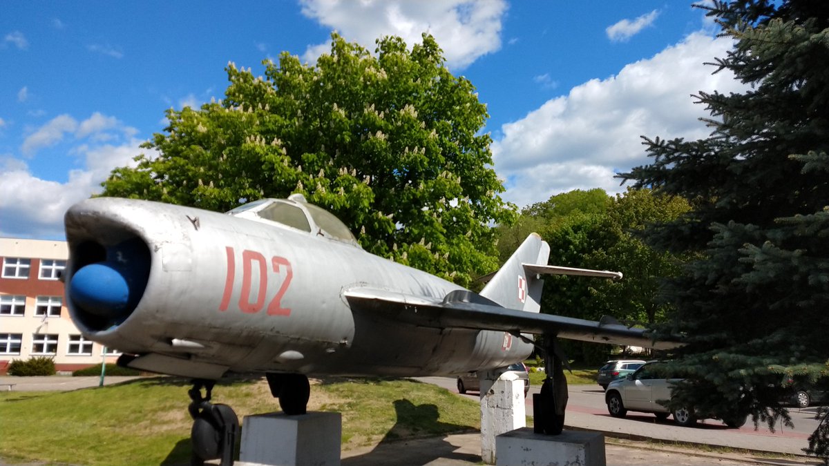 MarcinM46's tweet photo. Wg internetów jest to Lim 5P/Mig-17PF 102 nr boczny / nr seryjny 1D01-02 – przebudowa na wersję myśliwsko-szturmową Lim 6MR.
#Lim5 #Mig17 #Czaplinek https://t.co/daLXqSnzrs