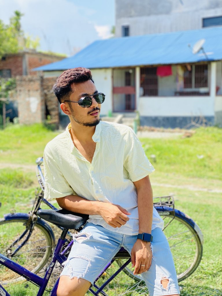 Kapilkharel3's tweet photo. यो तेरो यो मेरो २ मुठी सास रहुन्जेललाइ मात्रै रहेछ!! खै बुझ्ने कैले ? ऐले नबुझे कहिले?? #Kappustyle 🕉☮️ https://t.co/UqsH4Kgmxl