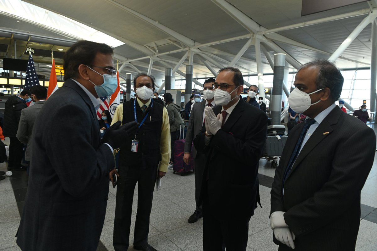 IndiainNewYork's tweet photo. Happy citizens returning home ! Glimpses of the 2nd day of #VandeBharatMission (Phase 2) in the #USA.
Air India's special evacuation flight departed from New York to Delhi &amp; Chandigarh on May 21, 2020. Shubh Yatra🙏
@MEAIndia @SandhuTaranjitS @IndianEmbassyUS @DrSJaishankar https://t.co/C4lOapAmY4