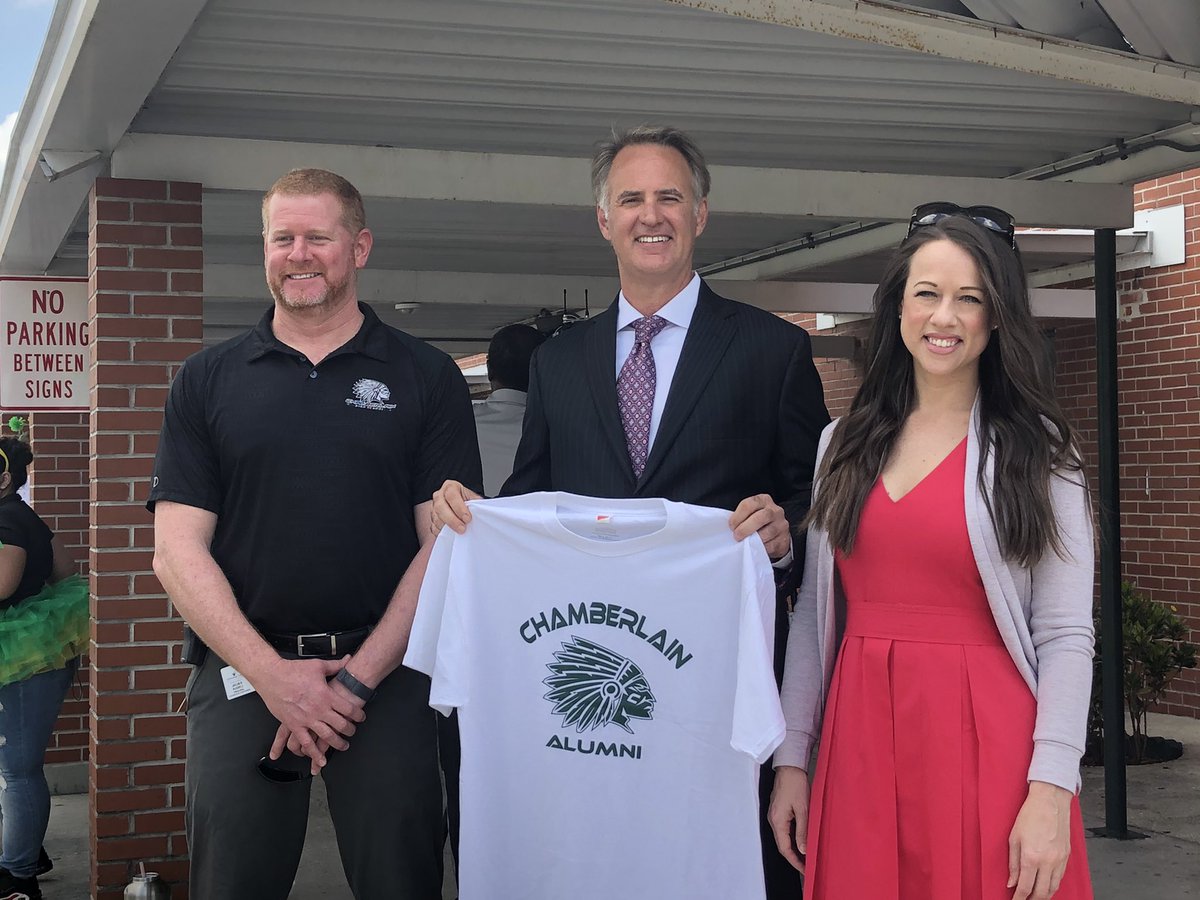 HillsboroughSch's tweet photo. Today through this weekend, you’ll see @ChamberlainHigh grads on this billboard on Dale Mabry. Lawyer Dennis Hernandez, a Chamberlain alum, wanted to do something special for the graduating class during the pandemic. Congrats Chiefs! https://t.co/IEe7Xcryxk