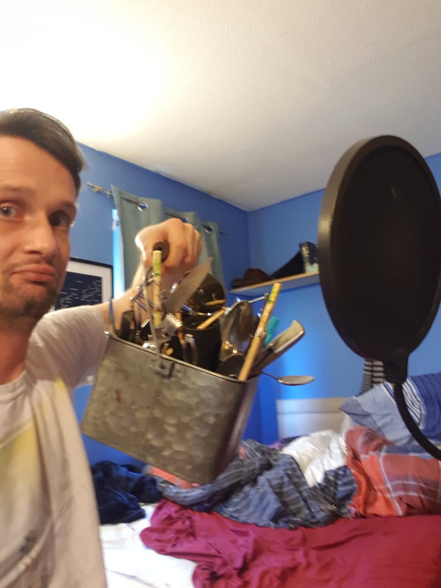 LSitcom's tweet image. First time foley, apparently there isn't the sound of cutlery being thrown in a microwave