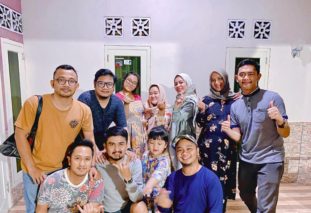 denipopeye's tweet photo. Berkumpul teman lama #oldfriend #indonesiaterserah https://t.co/GLUEbj1F5c
