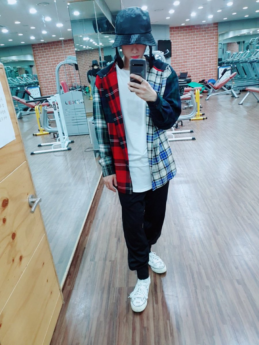 TheBoyzFrance's tweet photo. #JACOB | 210520 ー TWITTER
Regardez le direct 😄 C'est l'heure de voir quelques incroyables performances !! #TenueDuJour #CEstPartiii
Fr. Kymee | THE BOYZ France
#더보이즈 @Creker_THEBOYZ https://t.co/ISpCm6A4rP