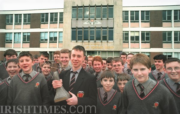 csncork's tweet image. Throwback Thursday! 

Young Scientist of the Year Raphael Hurley with fellow students in 1998. @BTYSTE #TBT #csnalumni