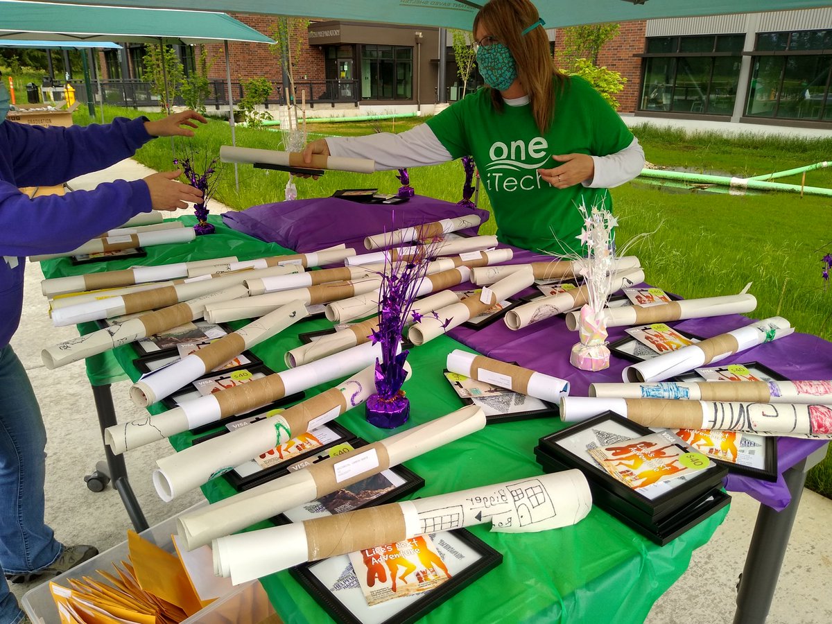 dmeadevps's tweet image. Gap and gown pick up underway. Amazing to see our @iTechPrep seniors! We love you seniors!#ravensrule