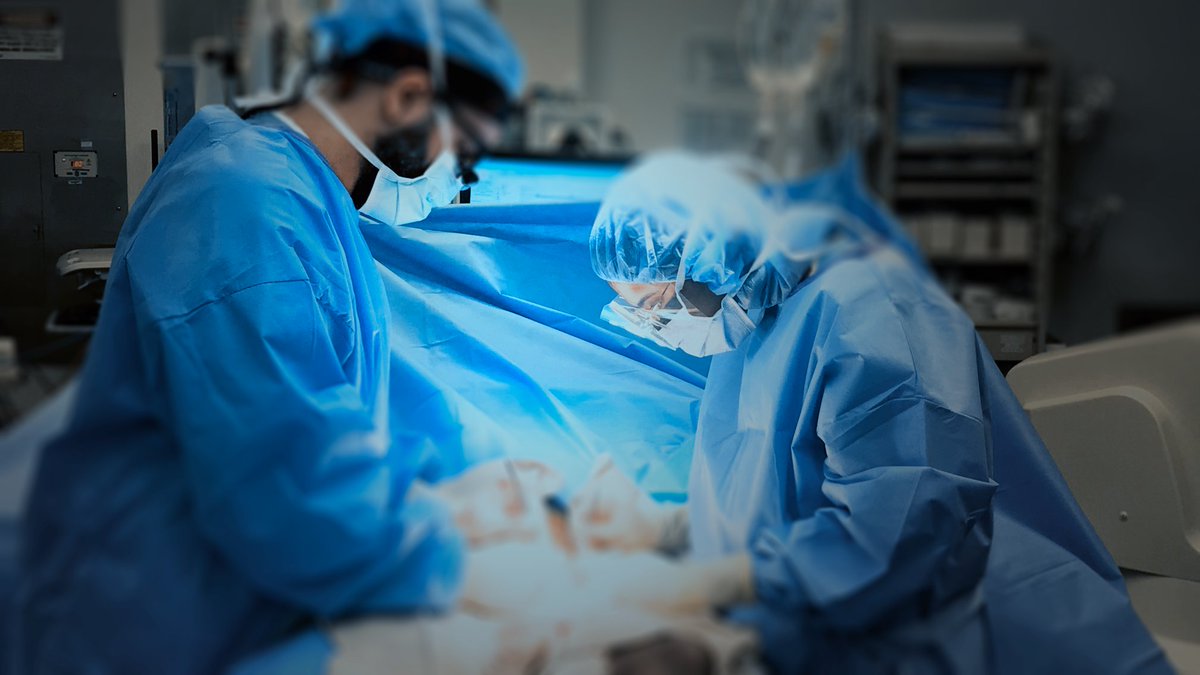 AudiffretD's tweet photo. Helping the Interventional Radiology residents rotating on the vascular surgery service @RushUniversity  develop vascular anastomotic skills. https://t.co/gcCBqlMKOG
