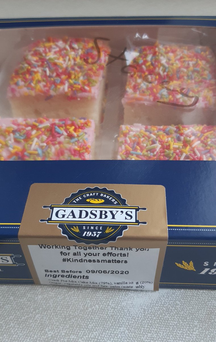 staceybunn90's tweet photo. Can't wait for a cuppa with one of my thank you cakes from @lincscoop tonight 😘🧁 #shoplocal #gadsbys #thankyou https://t.co/V9JjbSKAgs