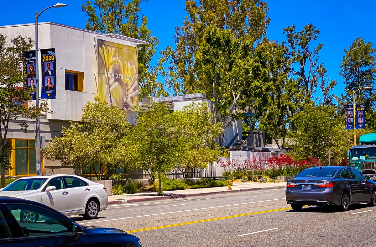 GoldMetroMedia's tweet photo. While the #2020 Graduates lost the full graduation experience from this pandemic, we are happy to see that they do not have to lose their well-deserved recognition of the time and effort they championed for several years. @campbellhallvikings #StayHomeStaySafe #marketing #ooh https://t.co/DhXIOlgVYy