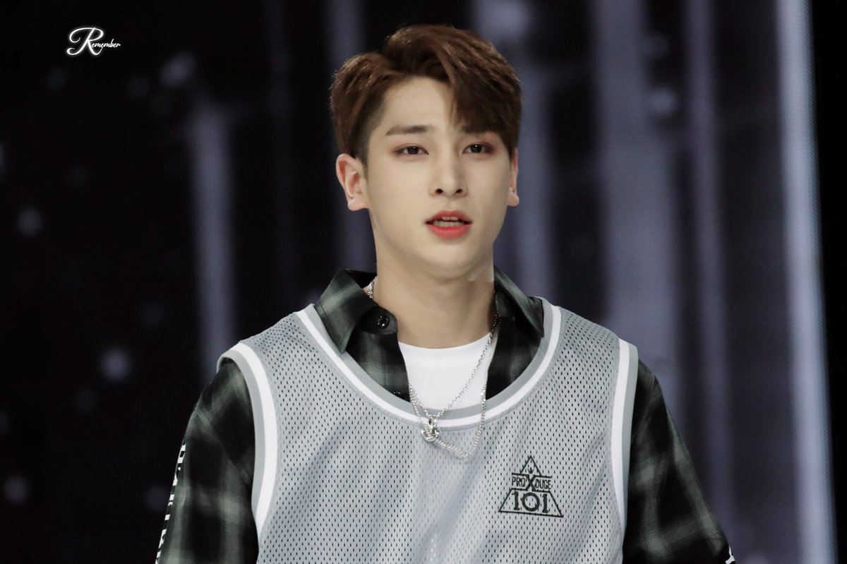 a thread of hangyul but he gets older everytime you scroll :