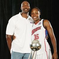 Malone reconoció a Cheryl Ford recién en julio de 1998, apenas unas semanas después de perder la segunda final de la NBA contra Chicago Bulls. La misma que fue emitida en el último capítulo de The Last Dance. Ella y su hermana Daryl tenían 17 años.