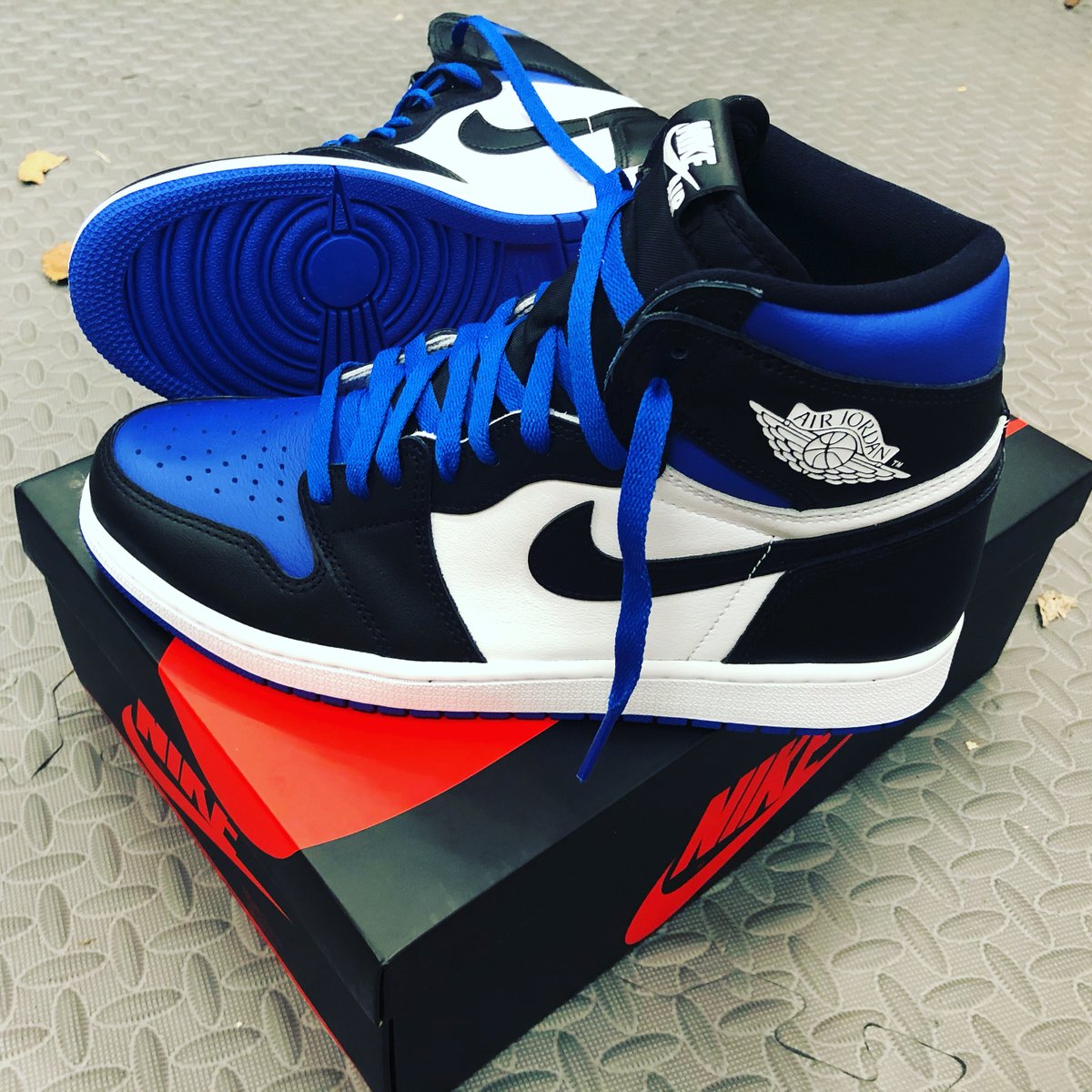SyzGoss's tweet photo. @sneakersnstuff arrived today, thanks!!… another raffle win from SNS!!…. my lucky Sneaker supplier!! https://t.co/G3bpOQeU1K