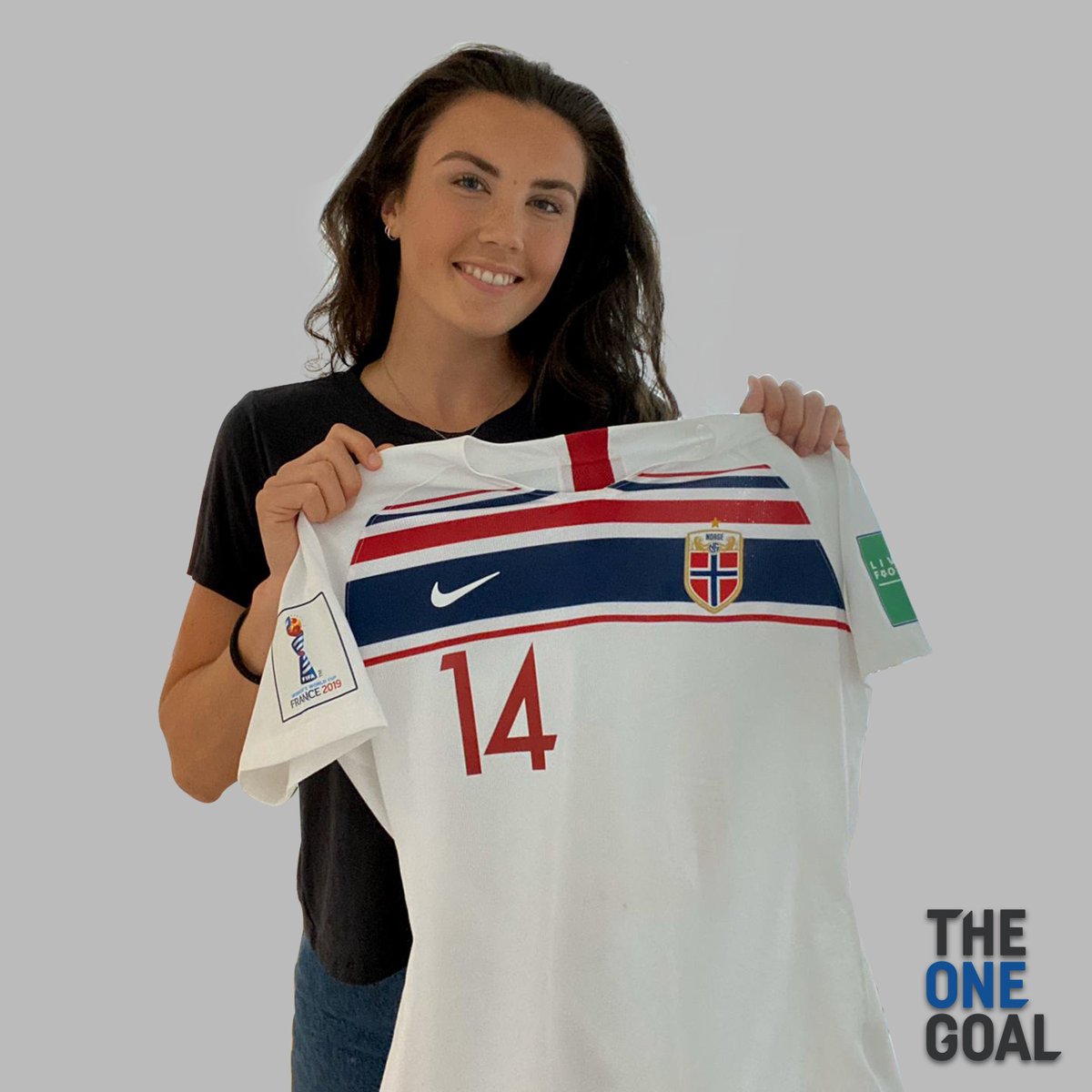 TheOneGoalOrg's tweet photo. Hei alle Norge-fans For å feire nasjonaldagen skal vi gi ut TRE landslagsdrakter fra tre veldig spesielle spillere. Kan du gjette hvem? Tagg en venn som gjerne vil eie et stykke norsk historie! 

Details here: https://t.co/cQnMWWFsoW

#HappyBirthdayNorway 
Lines close 2nd June https://t.co/7L2wI6LmUy