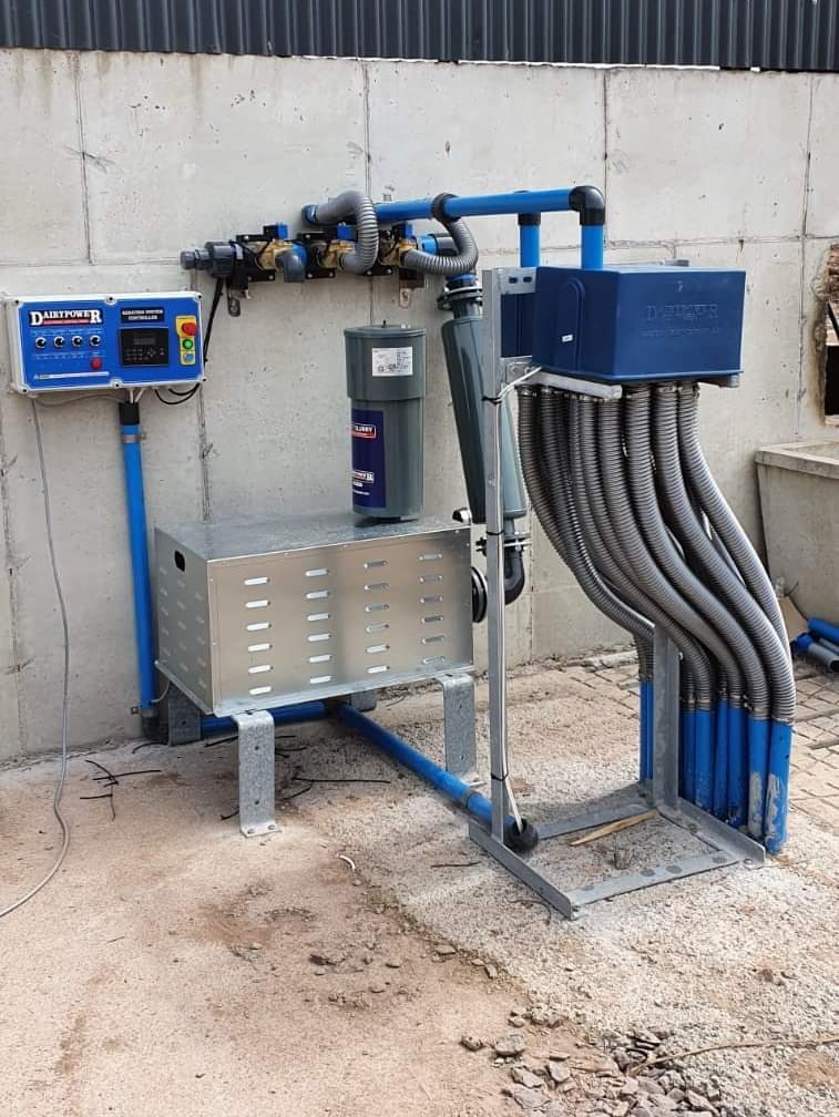 🐄 Good to be back on this lovely new build in Dungourney, Co. Cork 🇮🇪 today where we completed installation of our Smart-Slurry Aeration System. Back in November we installed a 2 Passage Eco-Rope Scraper System  

☎️ HQ: +353 (0) 21 4383100 

☎️ UK: +44 (0) 1348 811184