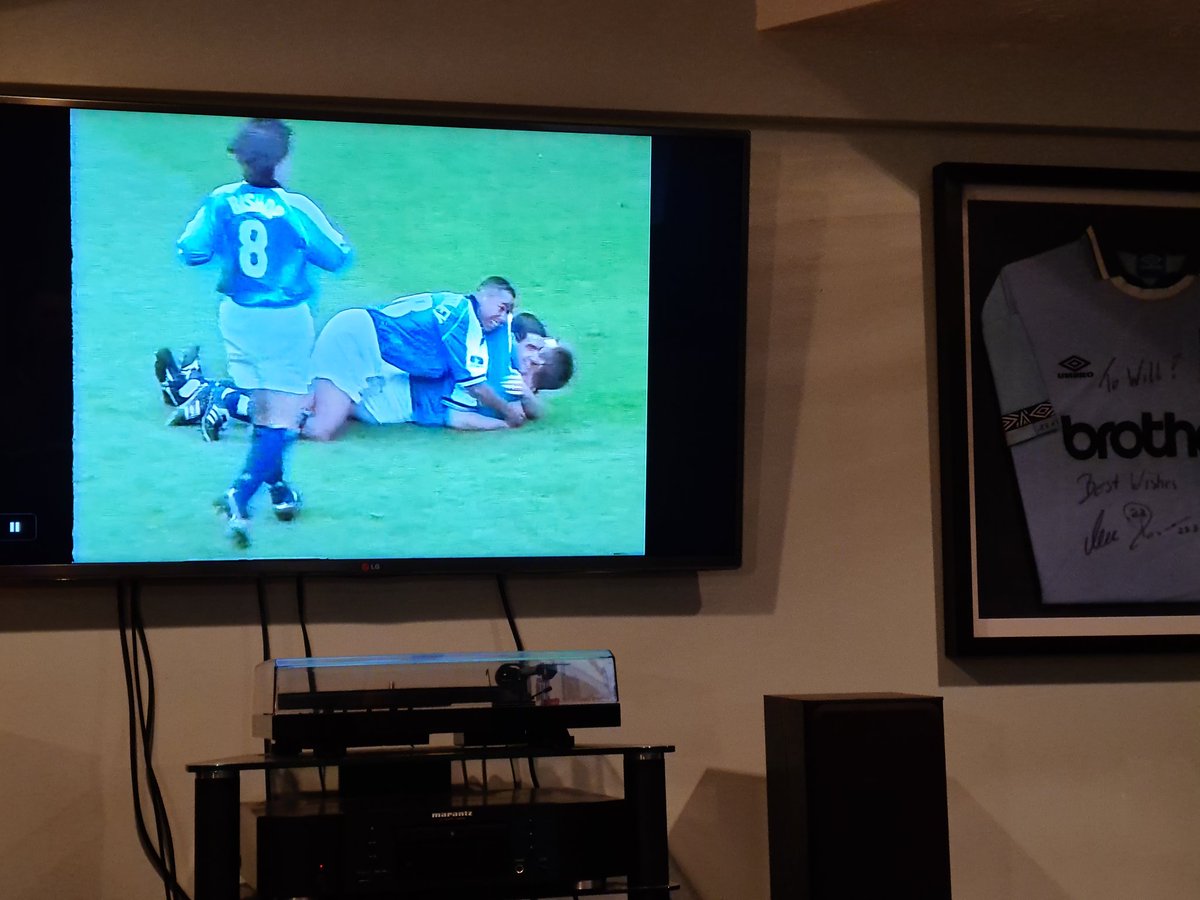 Dawson_WA's tweet photo. Hi @ManCity. I'm sat down with my son watching some of my heroes @BishBlueHammer @OfficialPDickov @feedthegoat @OfficialSGoater @Kevinhorlock6 on DVD.
Please can you release City's 18/19 season so we can watch his heroes @sterling7 @aguerosergiokun too? #citydvd Ta 😊 Please RT https://t.co/CJdUpcQYOR