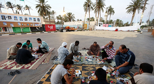 SaharaHewar's tweet photo. لنسعى في هذه الأيام الأخيرة من شهر #رمضان الكريم للحصول على مراتب عليا في الإسلام ولا ننسى أن نساعد الم��تاجين على الاحتفال بنهاية هذا الشهر الكريم.

#ليبيا https://t.co/8fXZ7R9DlM