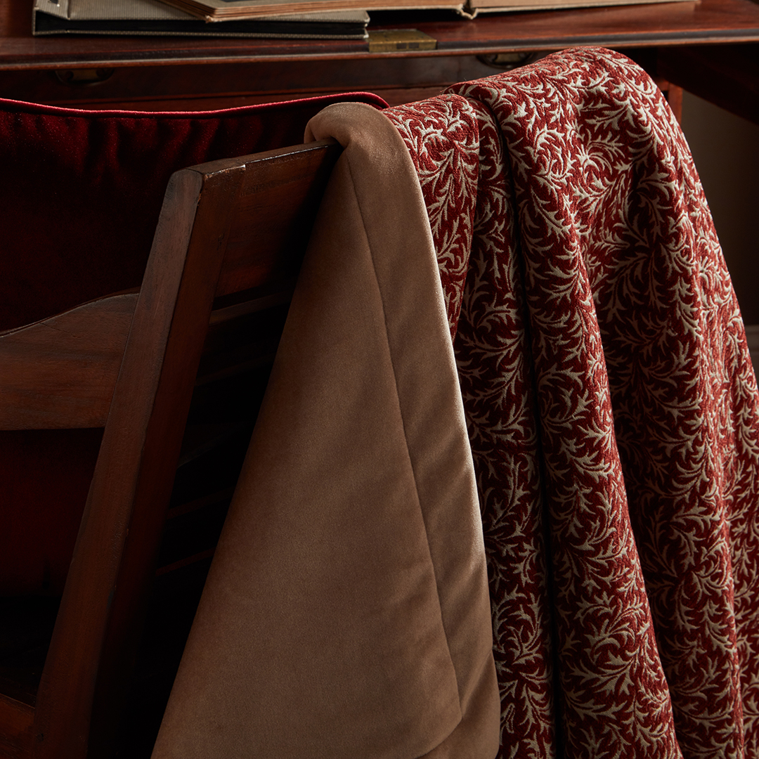 Today’s room set and supporting cameos have a moodier feel showing the richness of the fabrics, with shots designed to highlight textures and patterns.

#roomsetphotography #roomsets #commercialphotographystudio #setbuild #interiorstylist #interiors #roomdecor