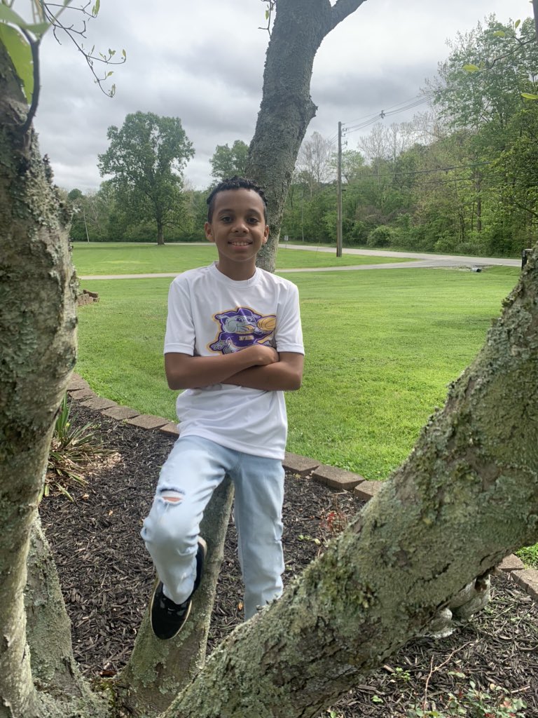 E_SmithJR's tweet photo. 5th grade➡️➡️➡️6th grade. Thanks @Fairdale_Elem for everything. Next stop @Lassiter_Lions #FairdaleWorld https://t.co/epwtiuCjof