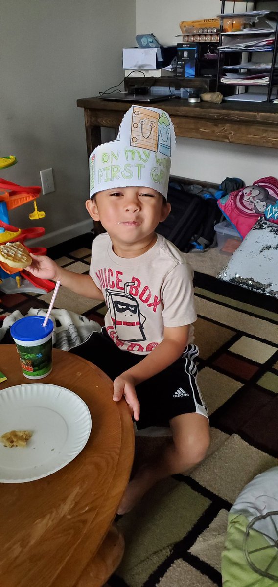 ethanNemily's tweet photo. Last day of school! Brunch and story with my class. Thank you @mrsdcondo and @mrscraigkinders  for everything.  🎉🎉🎉 @NorthwoodES https://t.co/z7qltj4FXv